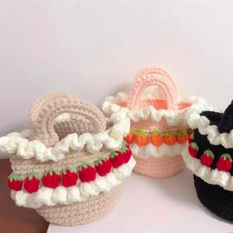 Handgemaakte Gehaakte Katoenen Handtas Schattige Aardbeiencake Stijl Ruche Kant Top Handvat Picknickmand Voor Vrouwen Zoete Dagelijkse Opbergtas