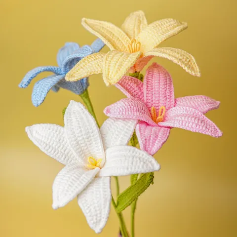 Handmade Woven Yarn Lily Flower Finished Crochet Artificial Bouquet For Home Decor Birthday Gift Lily Stems Room Decoration