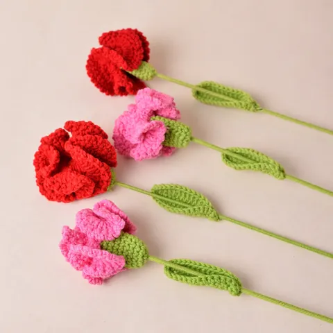 Bouquet di Garofani Artificiali Realizzati a Mano all'Uncinetto in Filato per Regalo Festa della Mamma Decorazione Casa