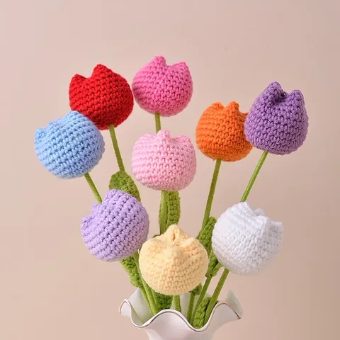 Fleurs de Tulipes Tricotées au Crochet à la Main Fleurs Artificielles de Simulation Produit Fini Tulipes Tricotées en Fil pour Décoration Maison Bureau Cadeau