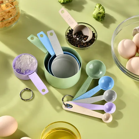 Set di Misurini e Cucchiai Dosatori in Acciaio Inossidabile Colorato Strumenti di Misurazione Precisi Con Scala per Ingredienti Secchi e Liquidi da Cucina