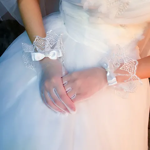Guanti da Sposa in Pizzo Bianco Con Fiocco di Raso Eleganti Accessori per Abito da Sposa in Tulle a Fiori Con Volant per Donna