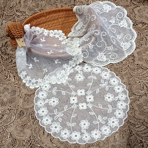 Vintage Round Lace Embroidered Coasters Cotton Floral Table Mats Retro Hollow Out Place Mats Wedding Party Home Decor