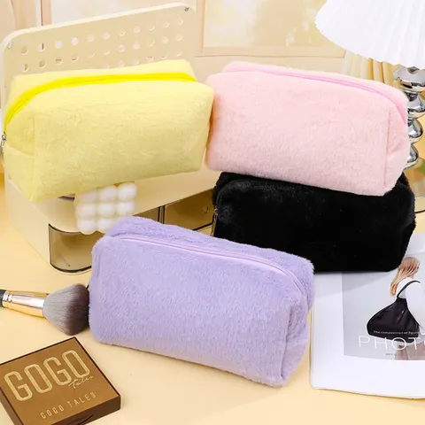 Trousse de Maquillage en Peluche Couleur Bonbon Grande Capacité Organisateur de Cosmétiques Portable Voyage Sac de Toilette Octogonal pour Femmes