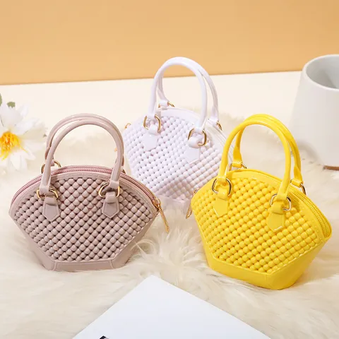 Neue Kinder Jelly Muscheltasche PVC Hohl Geschnittene Geprägte Perlen Mini Umhängetasche Für Mädchen Mode Kosmetiktasche Mit Goldkette