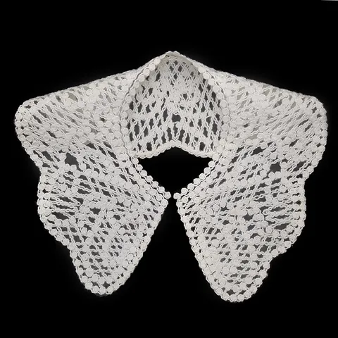 Vintage White Embroidered Lace Fake Collar Hollow Out Floral Shawl Detachable Collar DIY Clothing Accessory For Women