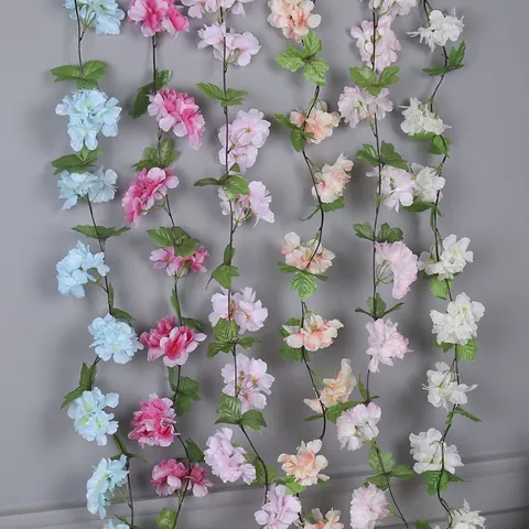 Kunstmatige Kersenbloesem Rank Zijde-achtige Stof Bloemenslinger Realistische Spuitgegoten Floraal Hangend Voor Bruiloft Huis Muur Decoratie