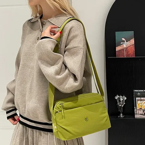 Borsa a Tracolla da Donna in Nylon alla Moda Grande Capacità Impermeabile Leggera Borsa a Spalla Casual Tinta Unita per Viaggio Quotidiano