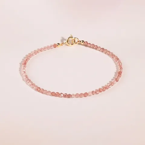 Minimalistisches Natürliches Erdbeerquarz Armband Für Damen Kleine Rosa Kristall Facettierte Perlen Zarter Handgemachter Schmuck