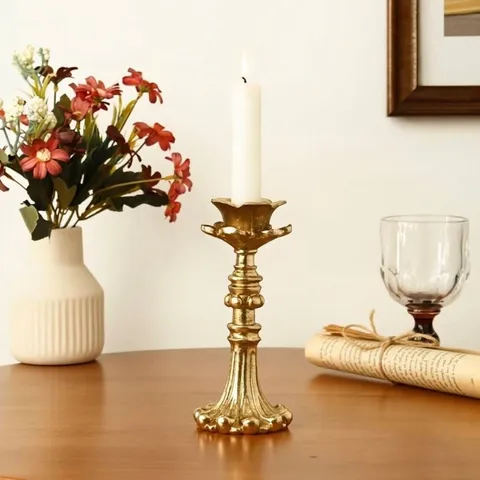Vintage European Style Gold Resin Flower Candlestick Holder Retro Desktop Ornament For Home Decor Photography Props Candle Stand