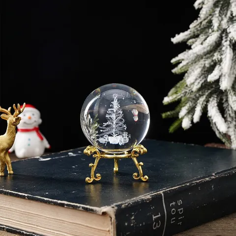 Bola de Cristal Navideña Grabada Láser 3D Con Soporte Metálico Papá Noel Muñeco de Nieve Árbol de Navidad Esfera Vidrio Decoración Escritorio
