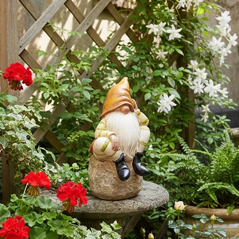 Hand-Painted Resin Garden Gnome Figurine Bearded Dwarf Statue Sitting On Stone Stump For Home Yard Lawn Outdoor Tabletop Decor Ornament
