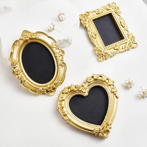 Mini Vintage Gold Relief Photo Frame Fridge Magnet Resin Baroque Decorative Frame DIY Photo Display Photography Prop Home Decor