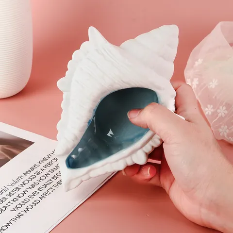 Creative Conch Shell Resin Ashtray Windproof Marine Style Home Decor Desktop Storage Container White Blue Sea Theme Ornaments