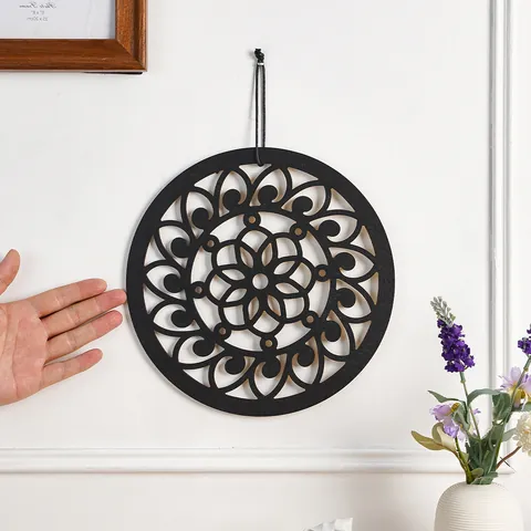 Bohemian Round Wood Wall Hanging Carved Hollow Mandala Flower Geometric Wooden Medallion Plaques European Art Background Decor Decor