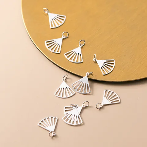 Ciondolo a Forma di Ventaglio in Argento Sterling 925 Traforato per Creazione Gioielli DIY Bracciale Collana Accessorio Argento Minimalista