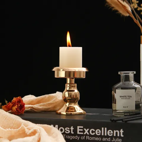 French Minimalist Gold Metal Candle Holder Mini Iron Candlestick For Home Wedding Hotel Dining Table Desktop Decoration