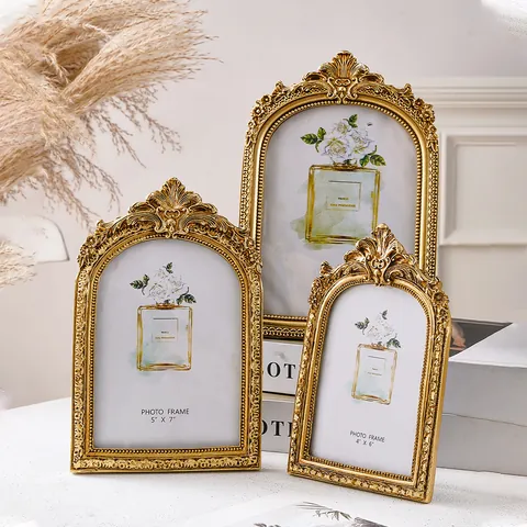 European Retro Gold Arched Floral Photo Frame Baroque Resin Carved Picture Frame For Wedding Table Home Decor Display