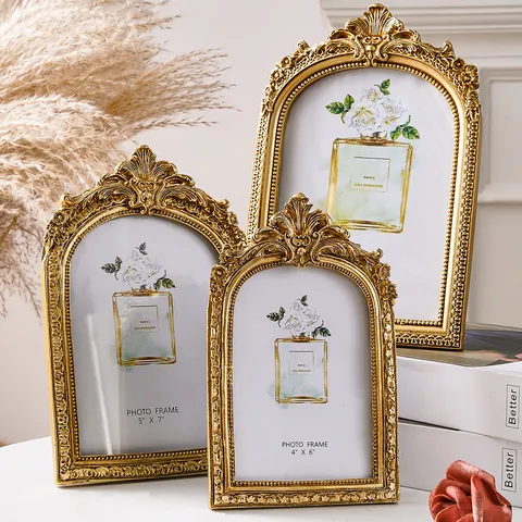 European Retro Gold Arched Floral Photo Frame Baroque Resin Carved Picture Frame For Wedding Table Home Decor Display