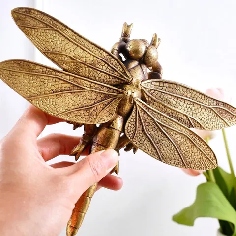 Decorazione da Parete in Resina Libellula Vintage Oro Antico Scultura Ali di Animale Per Soggiorno Camera da Letto Creativa