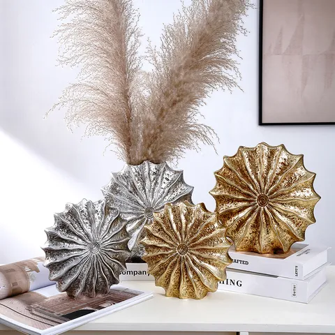 Modern Conch Shell Resin Vase Decorative Pleated Flower Vase Handcrafted Gold Silver Shell Ornament For Home Office Decor
