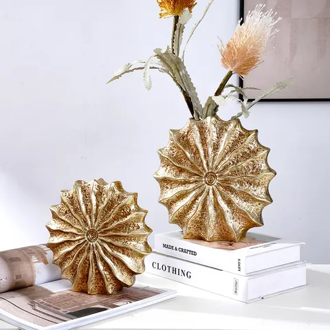 Modern Conch Shell Resin Vase Decorative Pleated Flower Vase Handcrafted Gold Silver Shell Ornament For Home Office Decor