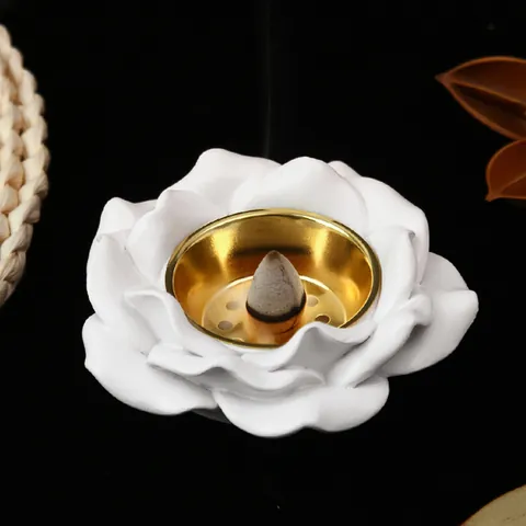 Quemador de Incienso de Reflujo de Resina de Rosa Blanca Nórdica Con Bandeja de Metal Dorado Adorno Decorativo Zen Hogar
