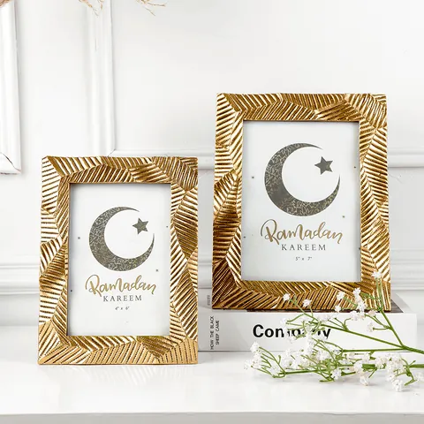 Luxus Gold Gestreifter Geschnitzter Fotorahmen Harz Bilderrahmen Für Desktop Dekor Ramadan Kareem Stil Hochzeit Party Haus Büro Dekorative Rahmen