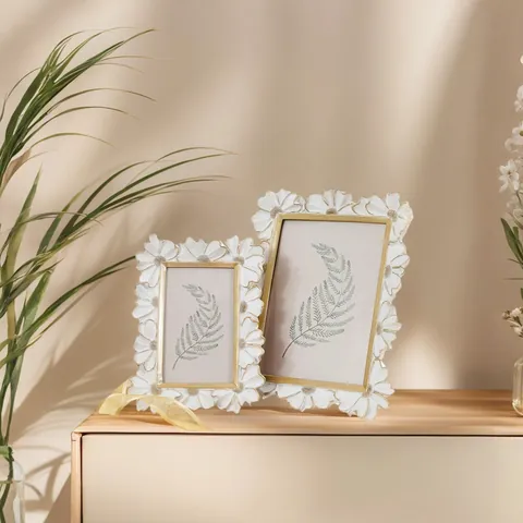 Cornice per Foto in Resina con Rilievo 3D a Forma di Margherita Bordo Dorato Vintage Floreale per Decorazione Tavolo Casa Regalo Matrimonio