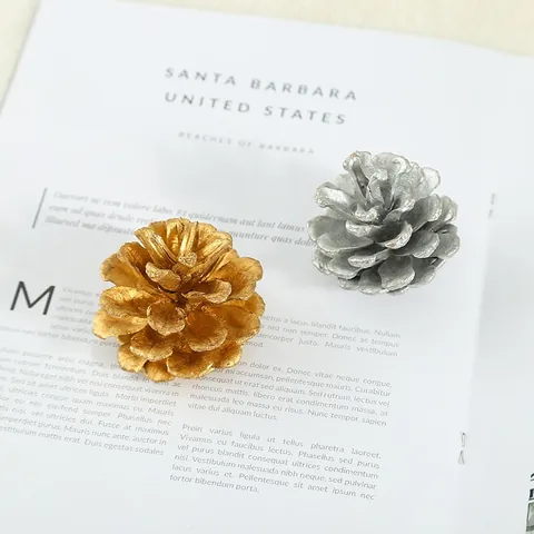 Natural Wood Christmas Pine Cone Hanging Ornaments Gold Silver Painted Pinecones For Christmas Tree Decoration Home Party Props