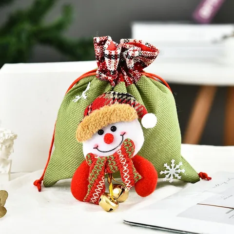 Christmas Drawstring Gift Bag Linen Candy Pouch With 3D Doll Miniature Bells Plaid Trim Festive Party Treat Bags Holiday Apple Wrap Supplies