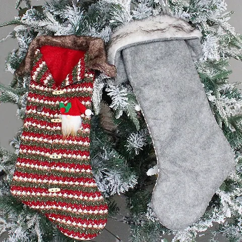 Klassieke Gebreide Kerstkous Cadeautas Ruitpatroon Met Kunstbont Trim En Kabouter Decor Hangende Feestdagen Ornament