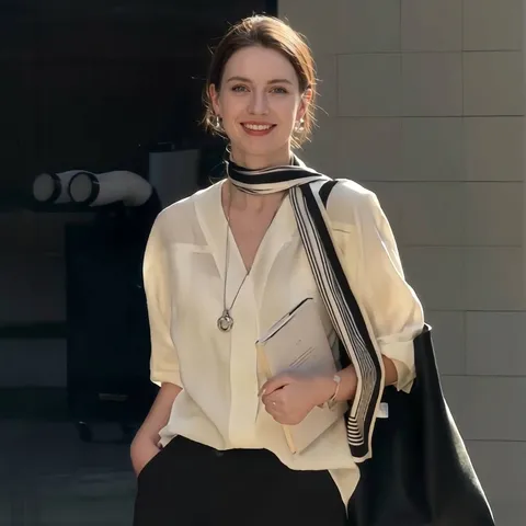 Écharpe Fine à Rayures Mode Coréenne pour Femmes Foulard Long en Satin Imprimé Géométrique Cravate Effet Soie pour Décoration de Chemise