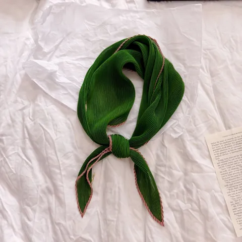 Dames Koreaanse Stijl Geplooide Sjaal Effen Kleur Elegante Halssjaal Lichtgewicht Polyester Haarelastiekje Voor Tasdecoratie