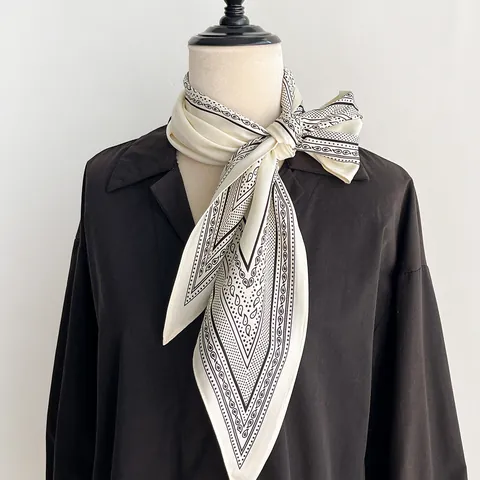 Vintage Paisley Print Triangle Scarf For Women Polyester Twill Satin Silk Feel Neck Scarf Shawl Decorative Waist Wrap Kerchief