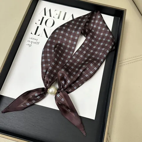 Sciarpa Sottile in Satene Stampata Vintage da Donna Elegante Foulard con Fibbia Magnetica di Perla Accessori Moda