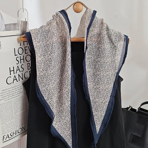 Foulard Triangolare di Seta Floreale Stile Old Money Donna Misto Cotone Poliestere Decorazione Vita Bandana Accessorio di Moda