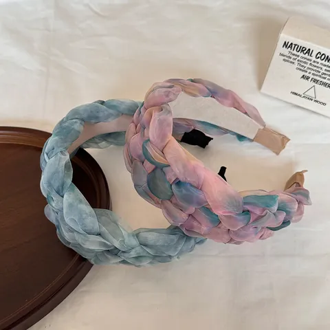 Serre-tête Torsadé en Maille Dégradée de Rêve pour Femmes Bandeau Tressé Sommet de Crâne Haut Accessoire de Cheveux en Gaze Élégant Style Doux