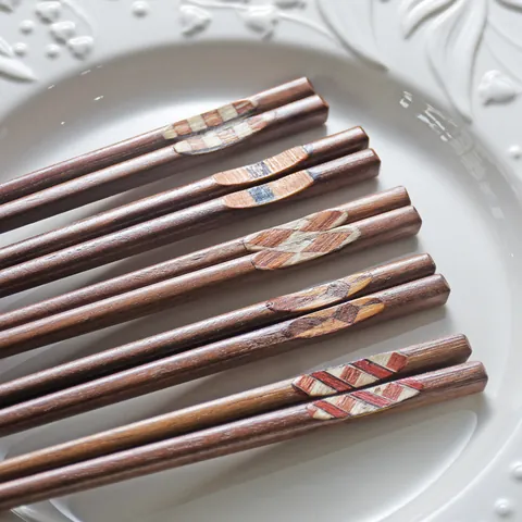 Japanese Black Walnut Wood Chopsticks Pointed Tip Handmade Reusable Wooden Sushi Chopsticks For Home Dining Kitchen Tableware