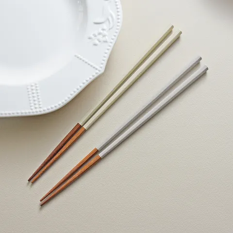 Japanese Style Ironwood Octagonal Chopsticks Anti Slip Frosted Pointed Tip Reusable Wood Chopsticks For Home Sushi Restaurant Dinnerware