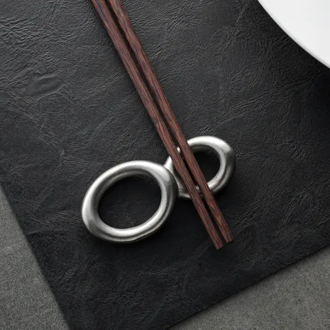 304 Stainless Steel Matte Chopstick Rest Linked Ring Cutlery Stand Holder For Spoon Fork Dining Table Decoration Accessories