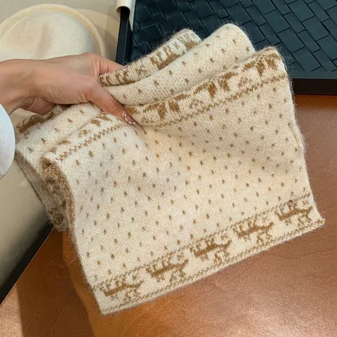 Korean Style Snowflake Reindeer Embroidered Knitted Scarf Vintage Thick Wool Blend Warm Neck Warmer For Women Winter Fashion Scarf