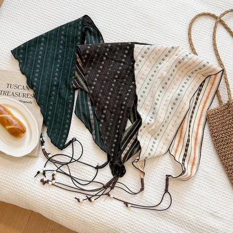 Sciarpa a Triangolo in Stile Coreano Vintage a Fiori e Righe per Donna Bandana Decorativa per la Testa e il Collo con Nappine di Perle