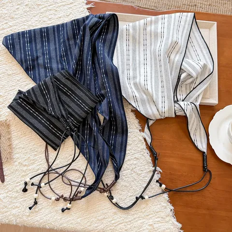 Sciarpa a Triangolo in Stile Coreano Vintage a Fiori e Righe per Donna Bandana Decorativa per la Testa e il Collo con Nappine di Perle