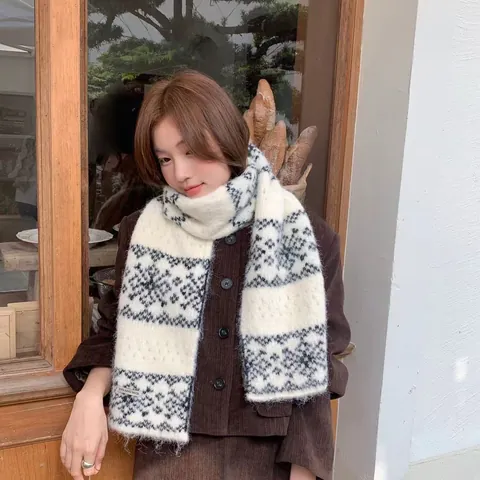 Retro Korean Knitted Scarf Snowflake Jacquard Scarf For Women Winter Warm Windproof Soft Woolen Yarn Neck Warmer Handmade Style Gift