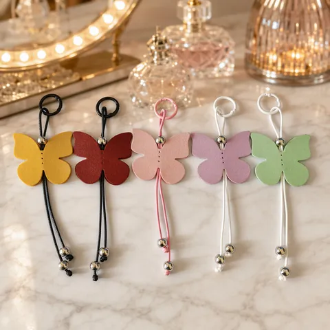 Porte-clés Papillon en Cuir PU Macaron Minimaliste Pendentif de Sac Style Ins Mignon Accessoire de Mode Cadeau pour Femme