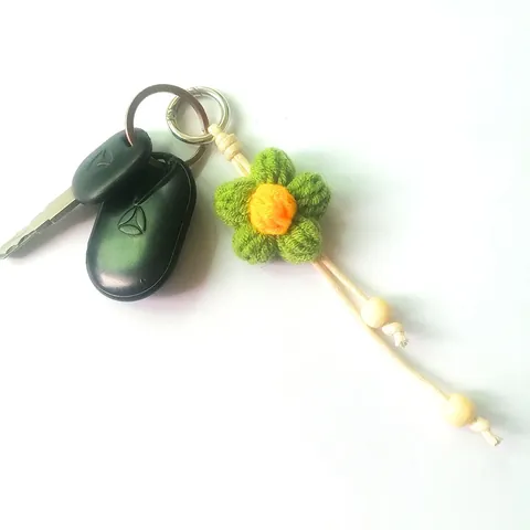Porte-Clés Fleur au Crochet Fait à la Main Fil de Laine Pendentif de Sac Floral avec Perles en Bois pour Femme Style Coréen Cadeau