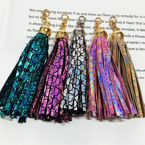 Porte-clés Pendentif Gland en Cuir Laser Holographique à la Mode pour Femme Charme de Sac Style Doux et Cool Gland en Cuir PU Avec Capuchon en Alliage Accessoires de Bijoux DIY