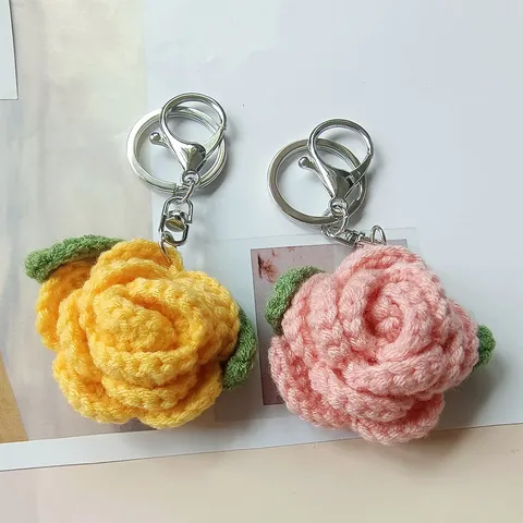 Handmade Crocheted Rose Flower Keychain Wool Yarn Knitted Bag Pendant For Students Backpack Gift Floral Charm Key Ring