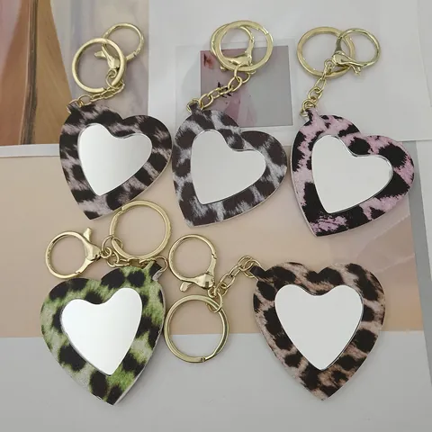 Porte-clés Miroir en Cuir Imprimé Léopard Coeur Rond Fleur Mini Miroir de Maquillage Portable Bijou de Sac pour Femmes